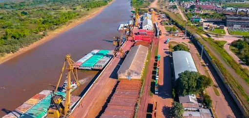 Puerto de Barranqueras: “Una barcaza representa 145 camiones que salen de la ruta y reducen el impacto ambiental”