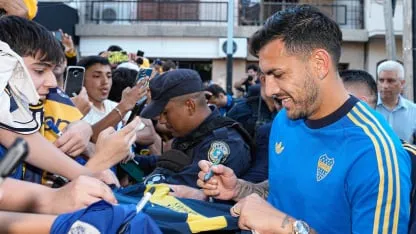 Boca fue recibido por una multitud de hinchas en Santiago del Estero